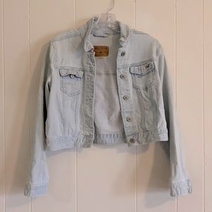 ✨ Hollister Cropped Jean Jacket ✨